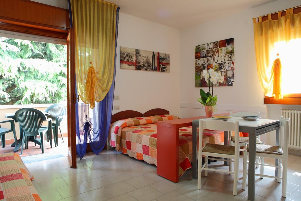 Residence La Madonnina Peschiera del Garda Værelse billede